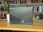 Xbox Series X w/ Controller