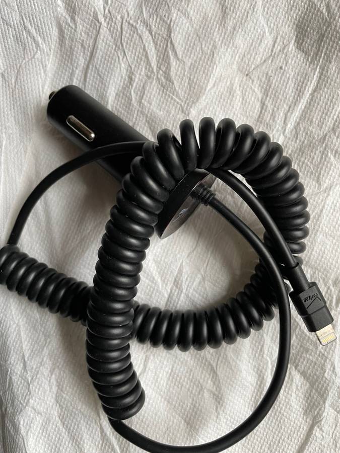 Brand New Verizon Car Charger For iPhone Lightning connector