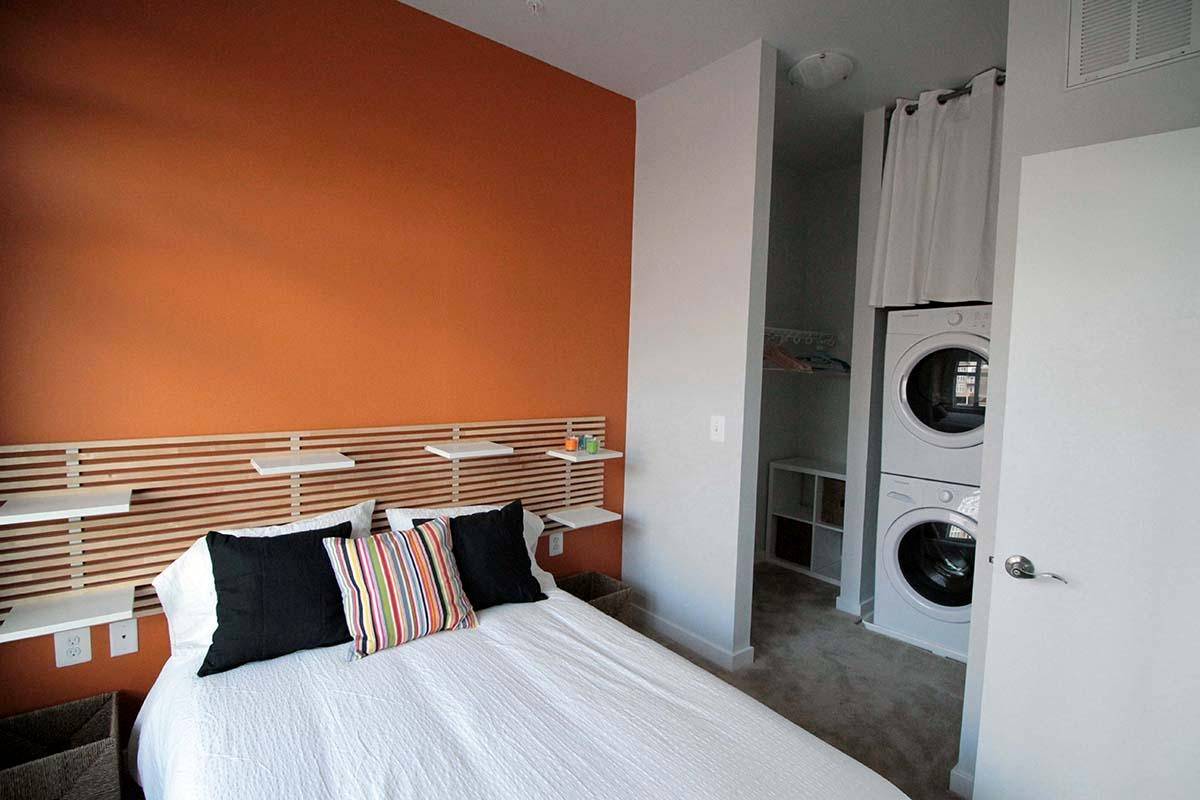 Microwave, Walk-in Closets, 1B/1B