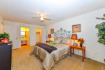 Fantastic neighborhood! Great 2 bed, 1 bath, 1050 Sq Ft!