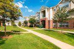Quality 2 bed, 2 bath with the amenities you desire! 1068 Sq Feet!