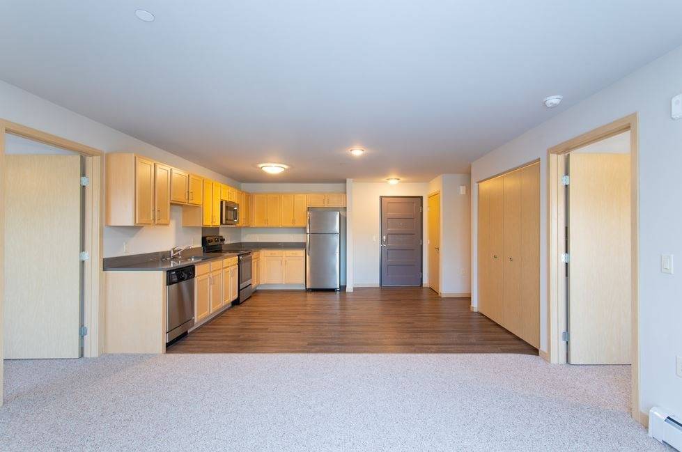 2 bedroom, Mini Blinds, Covered Drive Thru