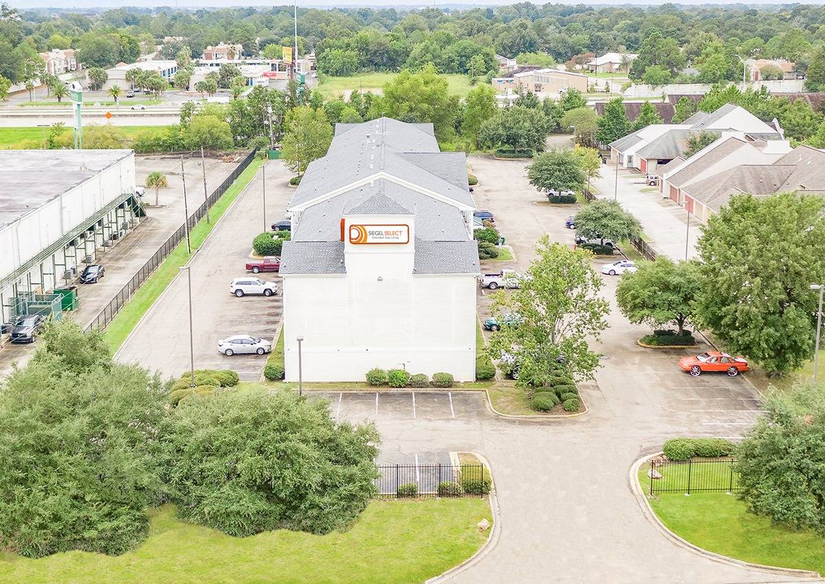 Fully Furnished, No Long-Term Lease Required, Studio