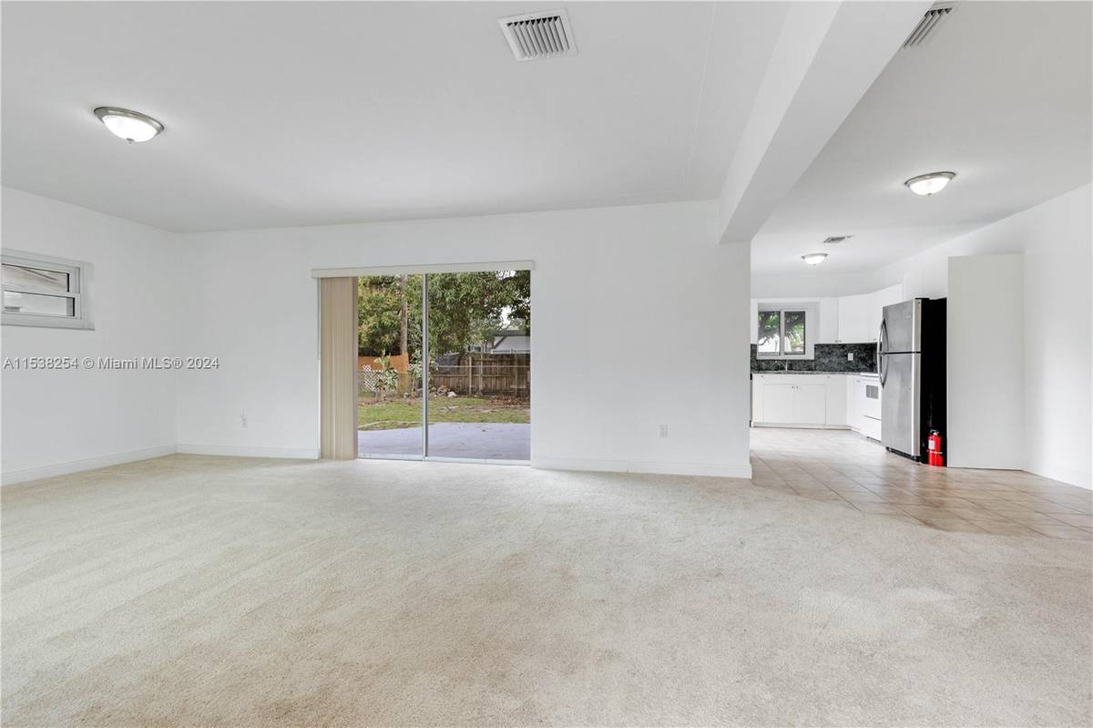 Well maintained 3 bedroom 2 bathroom single family home with washer dr