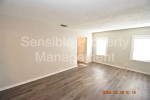 200 24th St. S- 2/1/1 + Bonus Room with LARGE fenced yard!!
