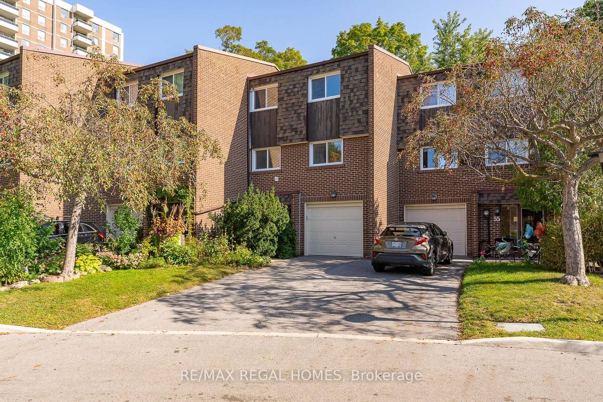 Upper - 57 Windy Golf Way E -Check out this Executive Townhouse