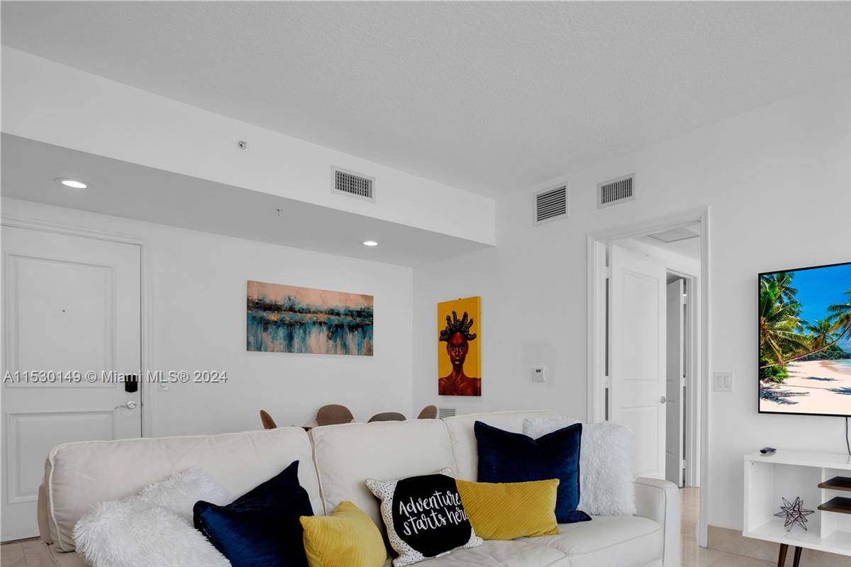 💎 PLATINUM CONDO 2/2 EDGEWATER: Furnished Must See This Unit  Beautifully Fur