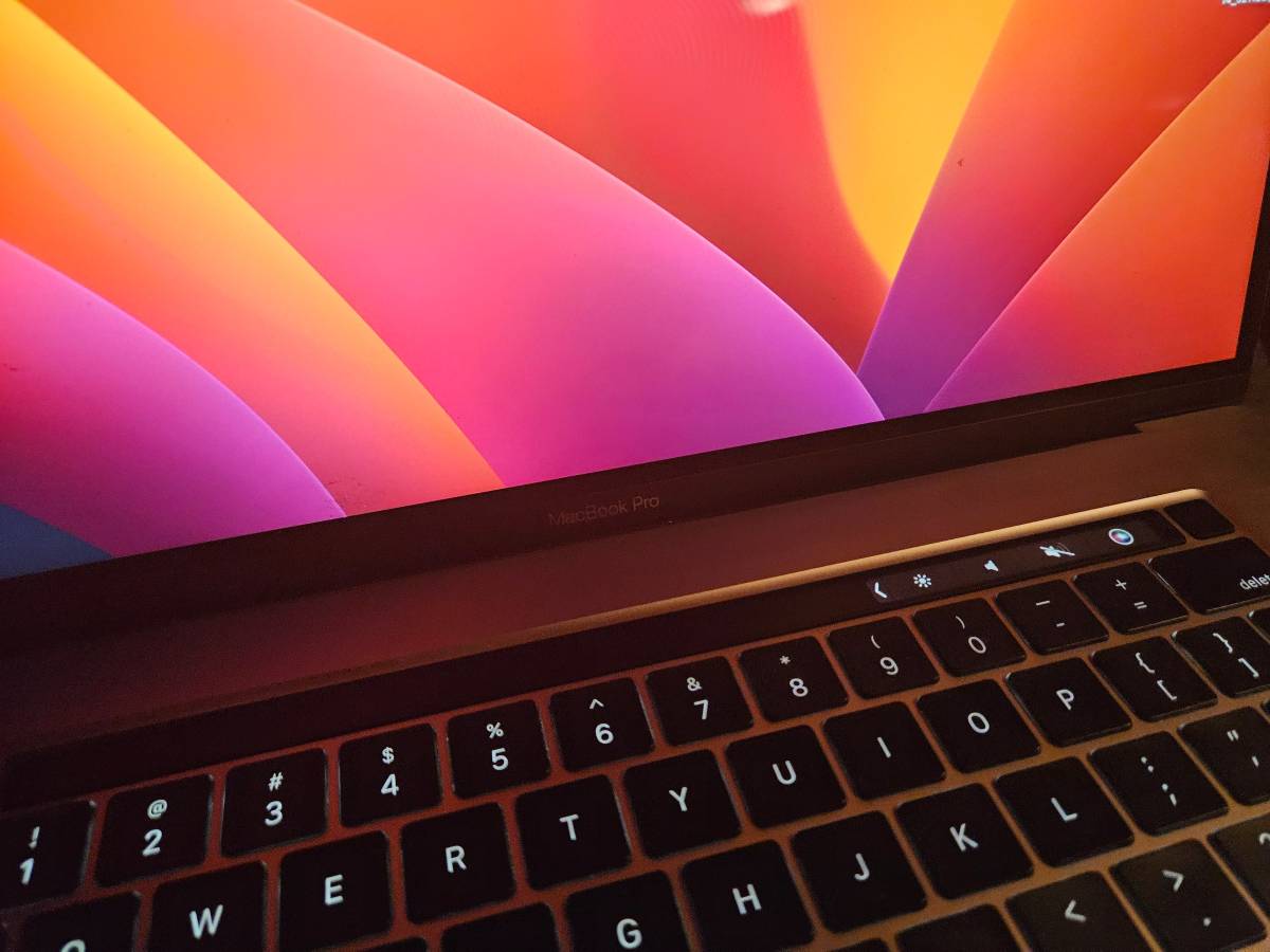 2021 16 inch MacBook Pro I9 16 gb 1tb ssd