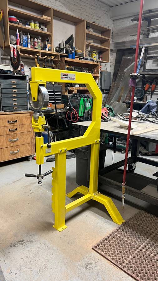 Looking to share large wood&metal shop w/artist, maker short term ok