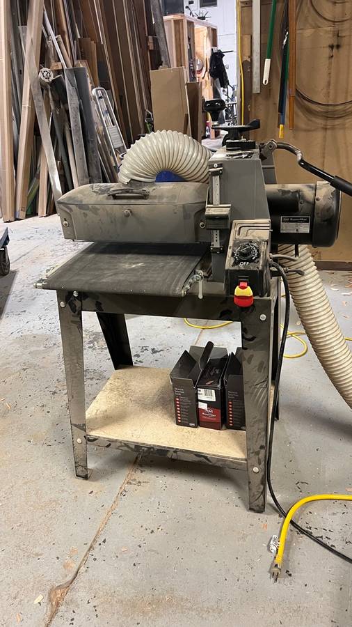 Looking to share large wood&metal shop w/artist, maker short term ok