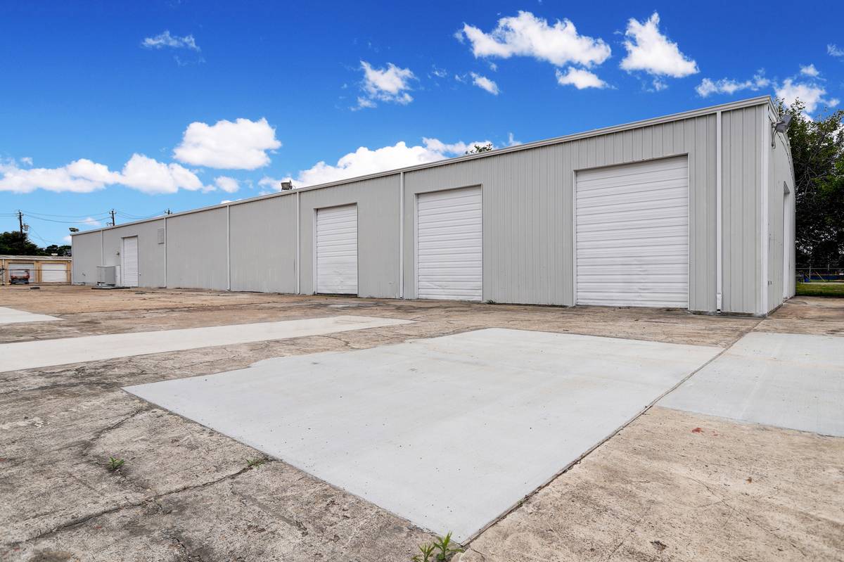 Single-Tenant Industrial Warehouse Available For Lease