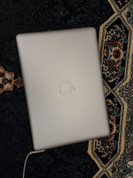 Apple MacBook Pro 13" Intel Core i5 - 2.5 GHz Laptop