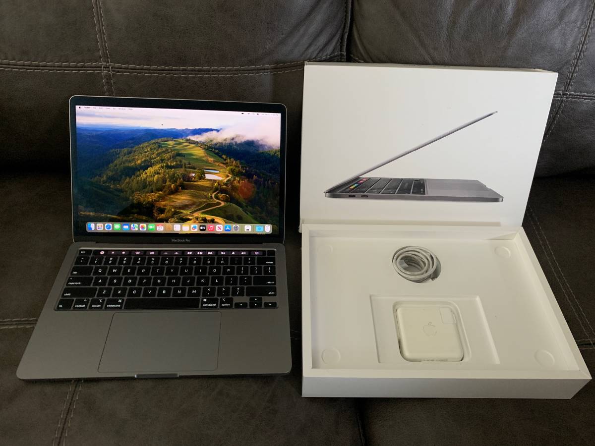 2020 Macbook Pro 13" 500GB 2 GHz Quad-Core Intel Core i5 w/ AppleCare+
