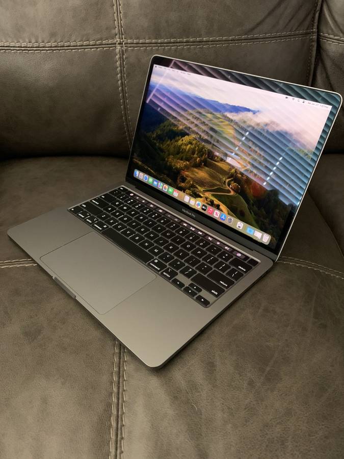 2020 Macbook Pro 13" 500GB 2 GHz Quad-Core Intel Core i5 w/ AppleCare+