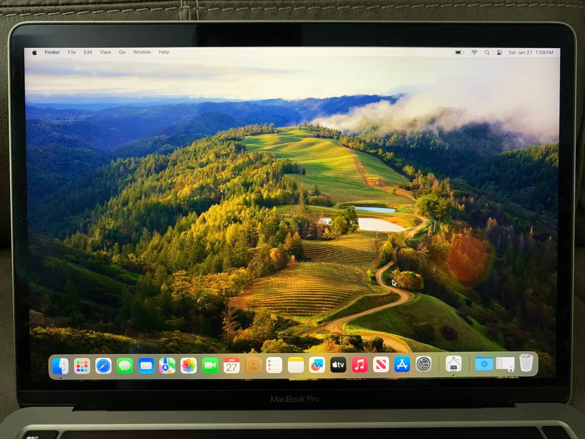 2020 Macbook Pro 13" 500GB 2 GHz Quad-Core Intel Core i5 w/ AppleCare+