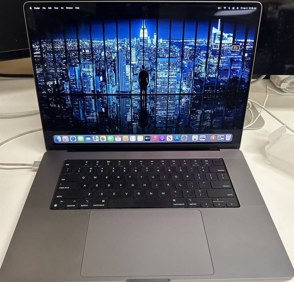 16-inch MacBook Pro M1 Max 10-Core CPU 32-Core GPU 64GB 4TB MK1A3LL/A