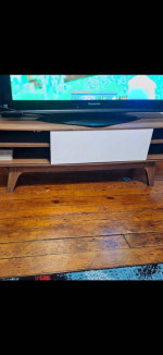 Small tv table / entertainment center