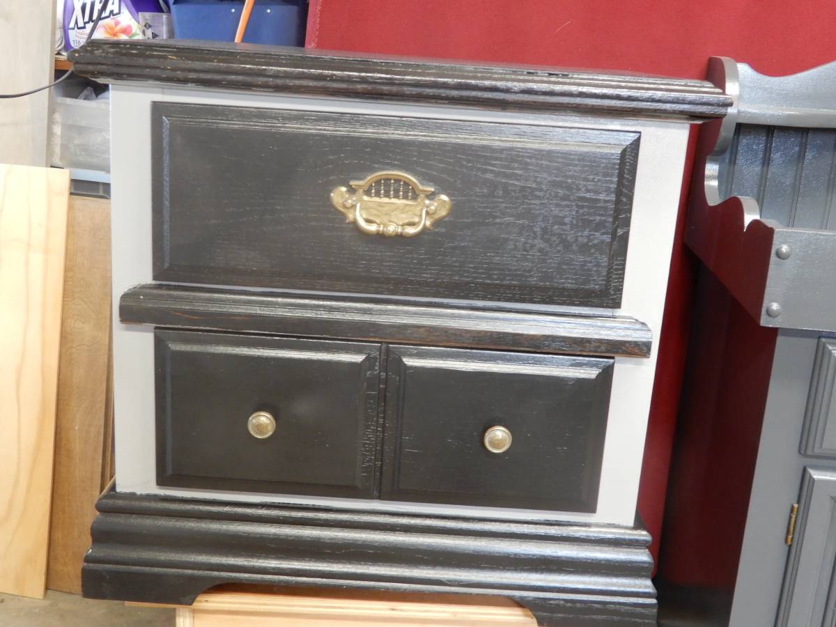 End table/Night stand