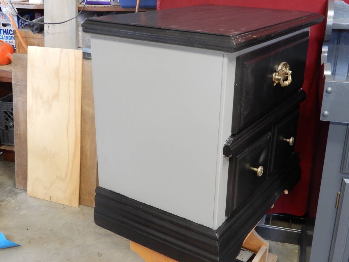 End table/Night stand