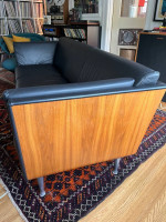 Genuine Herman Miller Goetz Sofa in Black Leather and Walnut