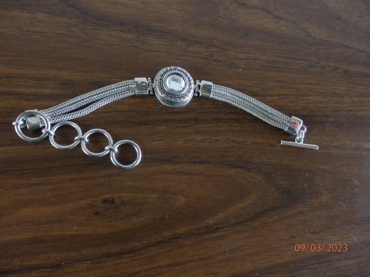 Snap Jewelry Toggle Silver Plated Strand Bracelet