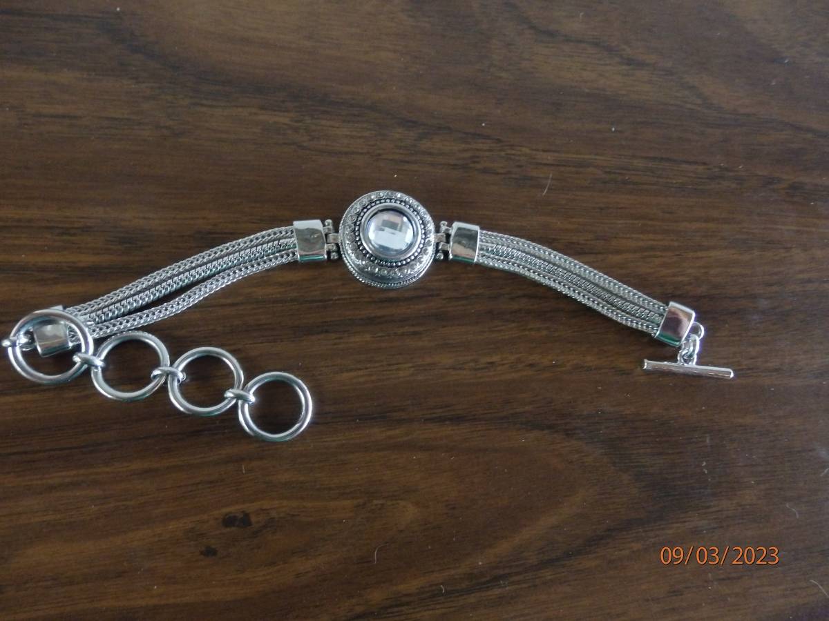 Snap Jewelry Toggle Silver Plated Strand Bracelet