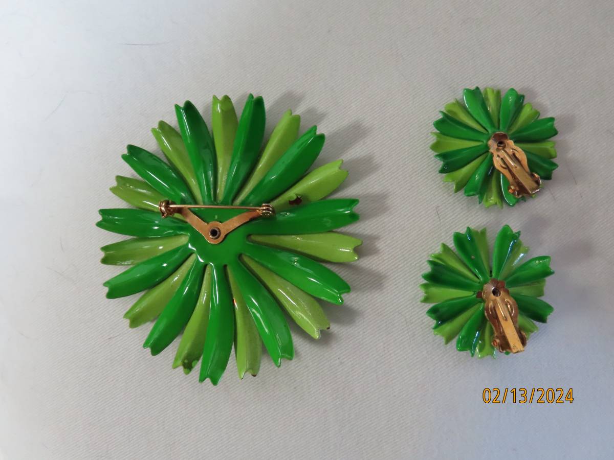 1960s flower brooch & earrings set