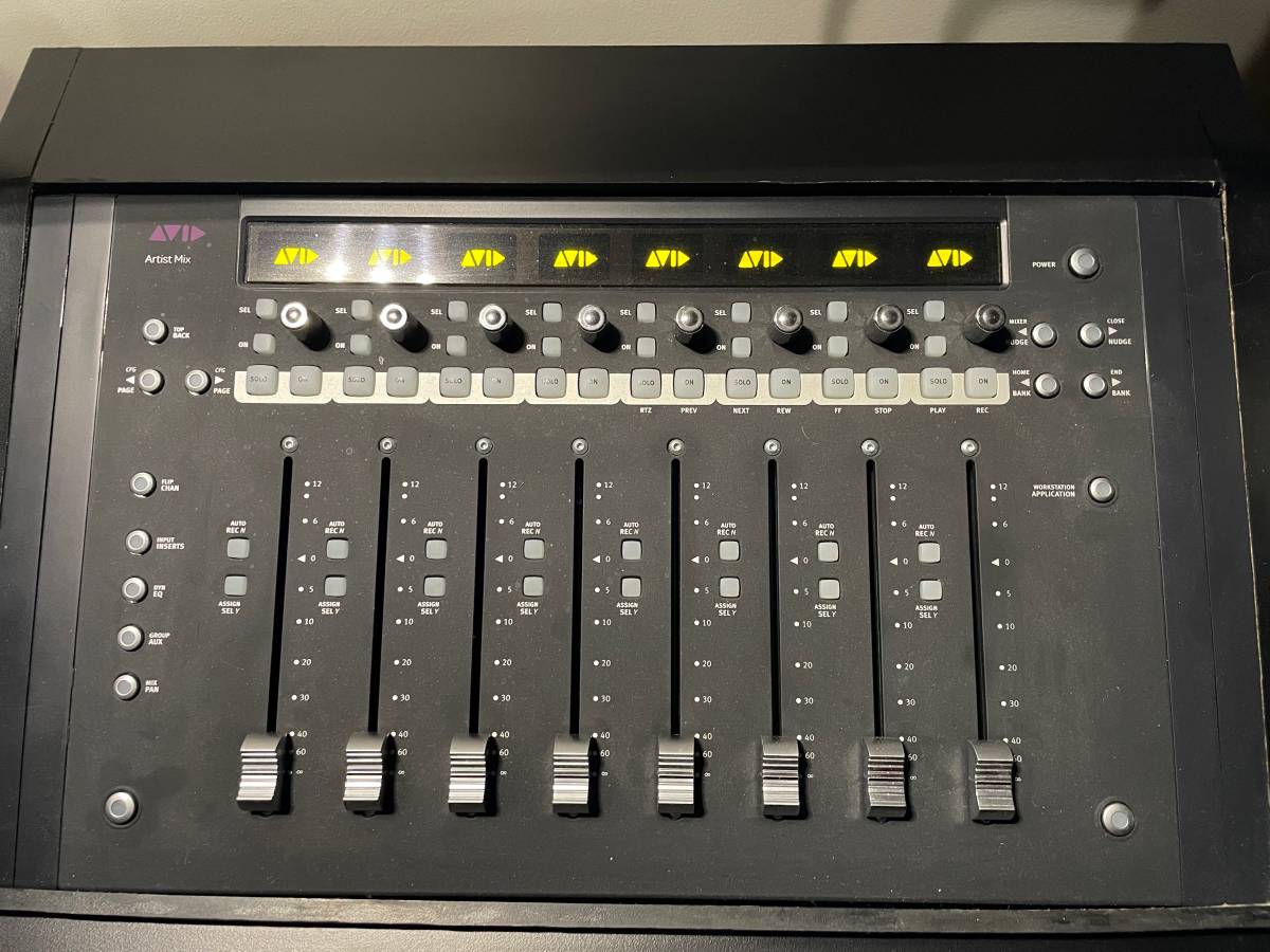AVID ARTIST MIX 2018 w/custom stand + SSL Fader Caps