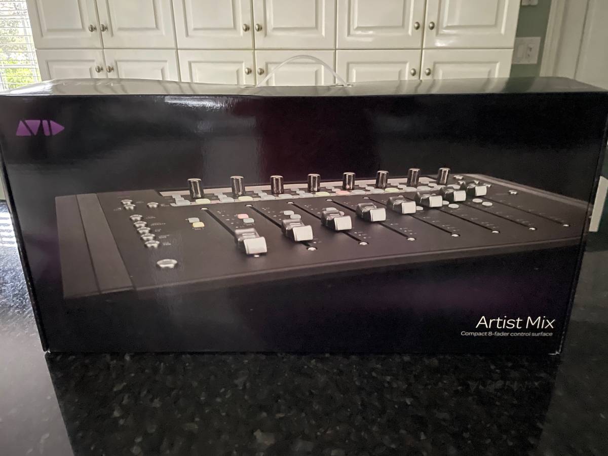 AVID ARTIST MIX 2018 w/custom stand + SSL Fader Caps