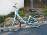 ALUMINUM LIV WOMAN CRUISER BIKE.
