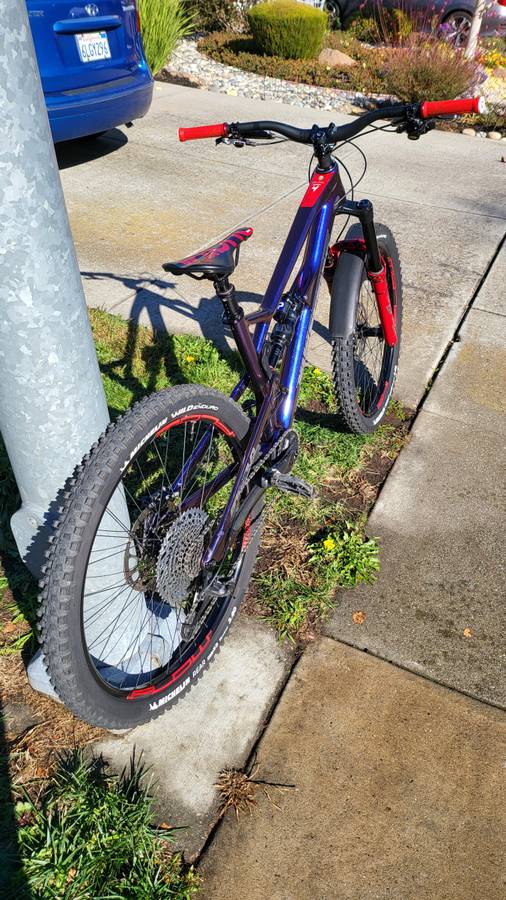Nukeproof Mega 275 Carbon Fully Custom Enduro Mountain Bike