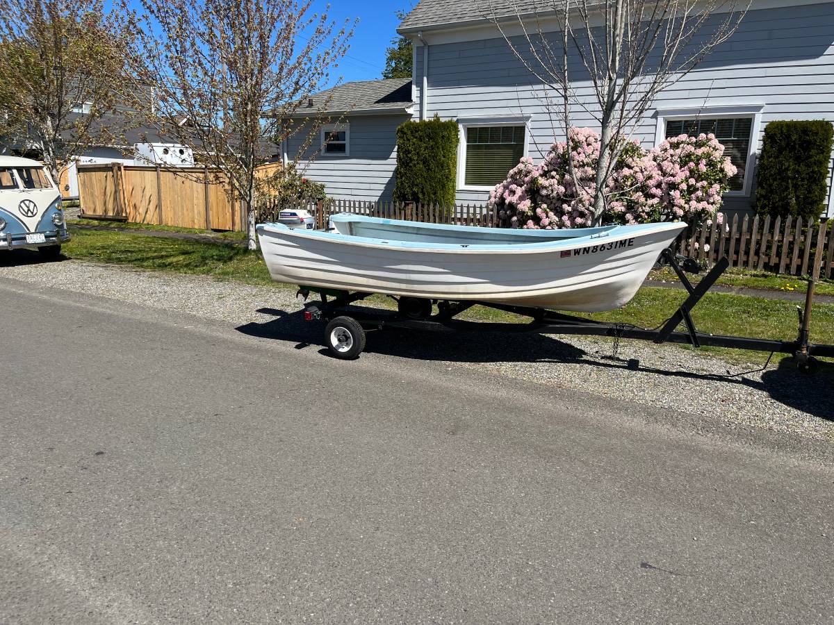 12’ Hi Laker, trailer, 4hp