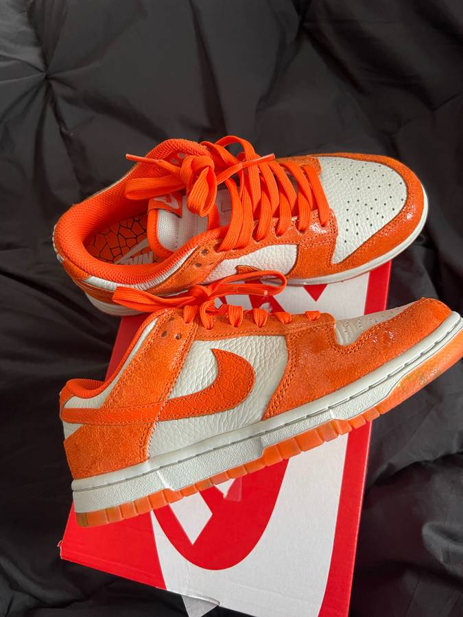 Nike dunks low top