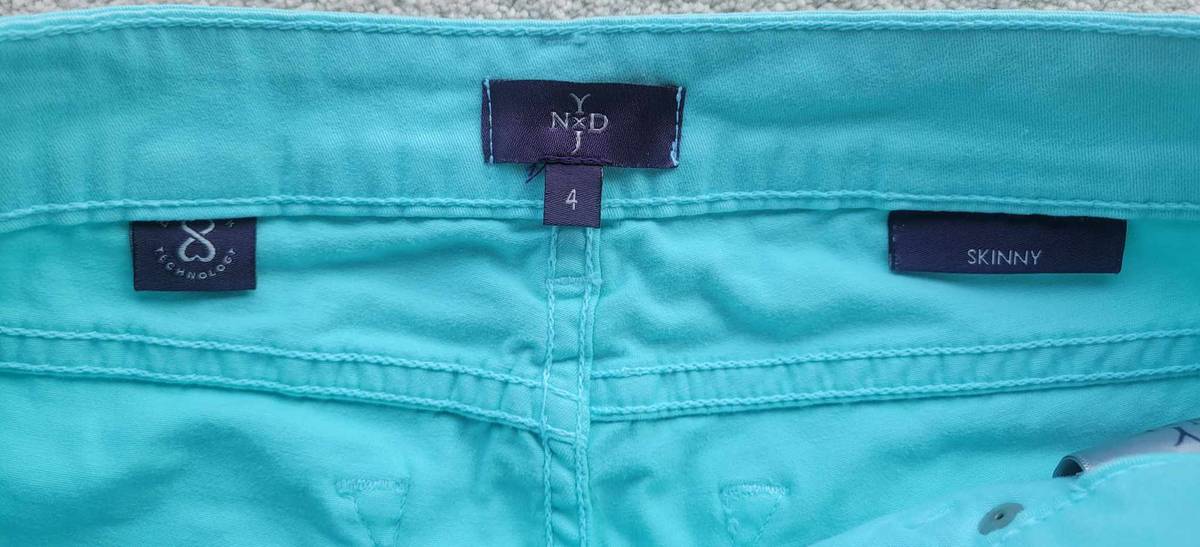 NOT YOUR DAUGHTER’S JEANS (NYDJ) Cotton Stretch Blue Skinny Jeans 4