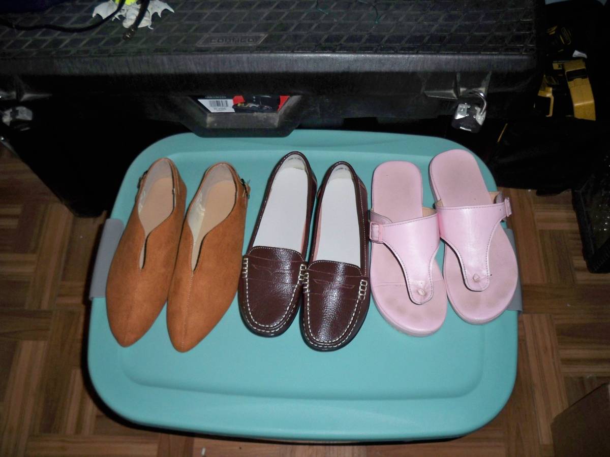 brown suede pointed toe slip-on size-9.5