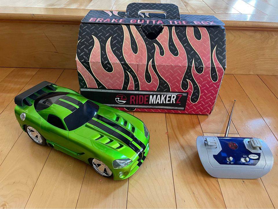 Ridemakerz RC 1:18 Scale Car... Lights and Sound - Tested and Works