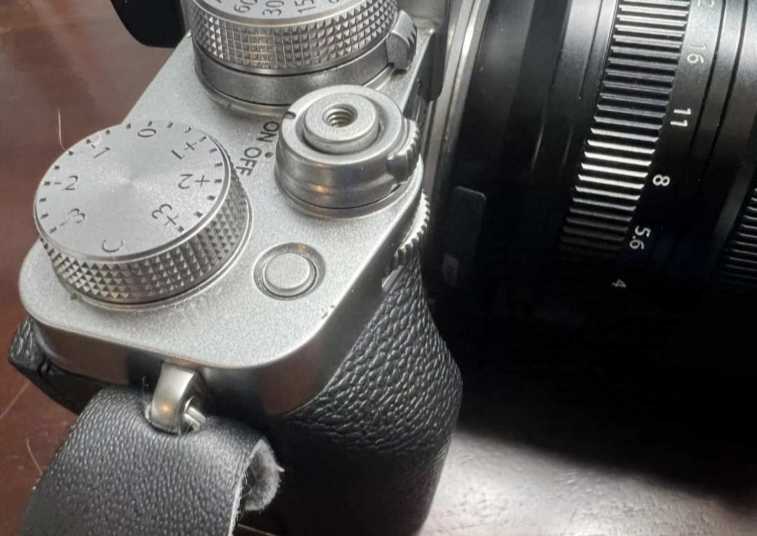 Fujifilm X-T4 26.1 MP Mirrorless Camera - Silver (XF 16-80mm f/4 R OIS WR)