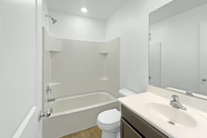 Move in available for rent 3 bedroom 2 bath