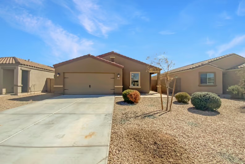 Move in available for rent 3 bedroom 2 bath