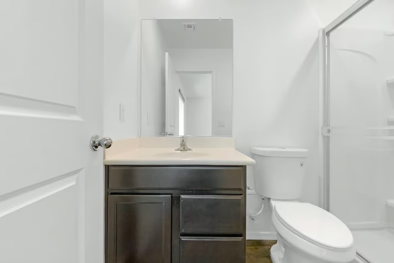 Move in available for rent 3 bedroom 2 bath