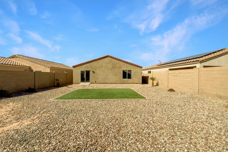 Move in available for rent 3 bedroom 2 bath