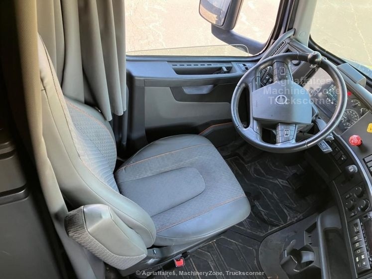 Volvo VNL760 Tractor Unit