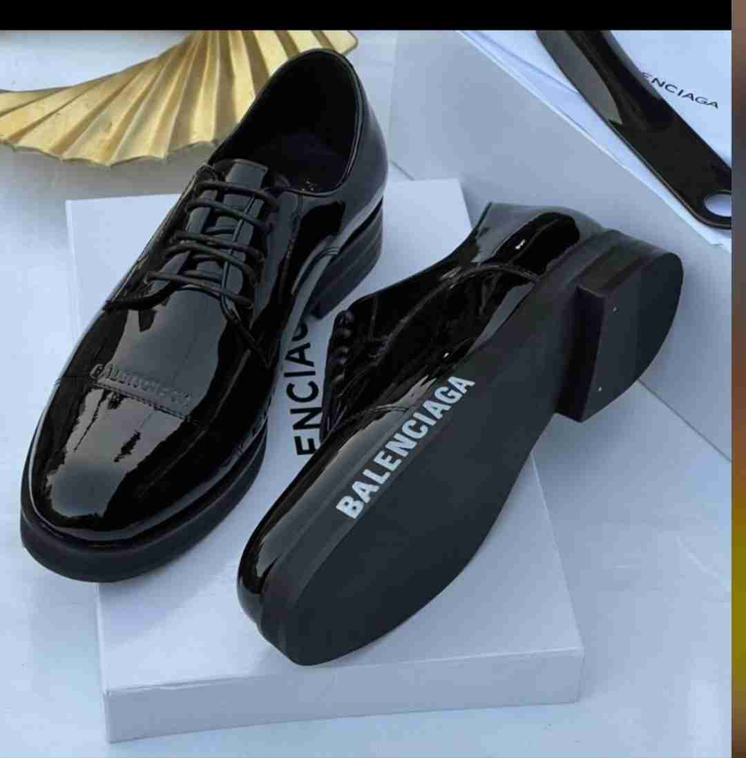 CLEAN Black shoes