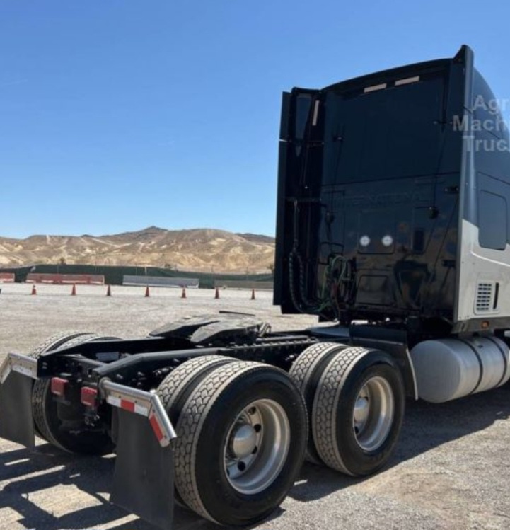 International LT625