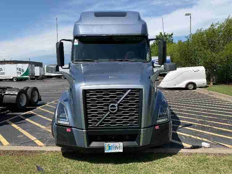 Used 2023 VOLVO Conventional - Sleeper Truck VNL64760