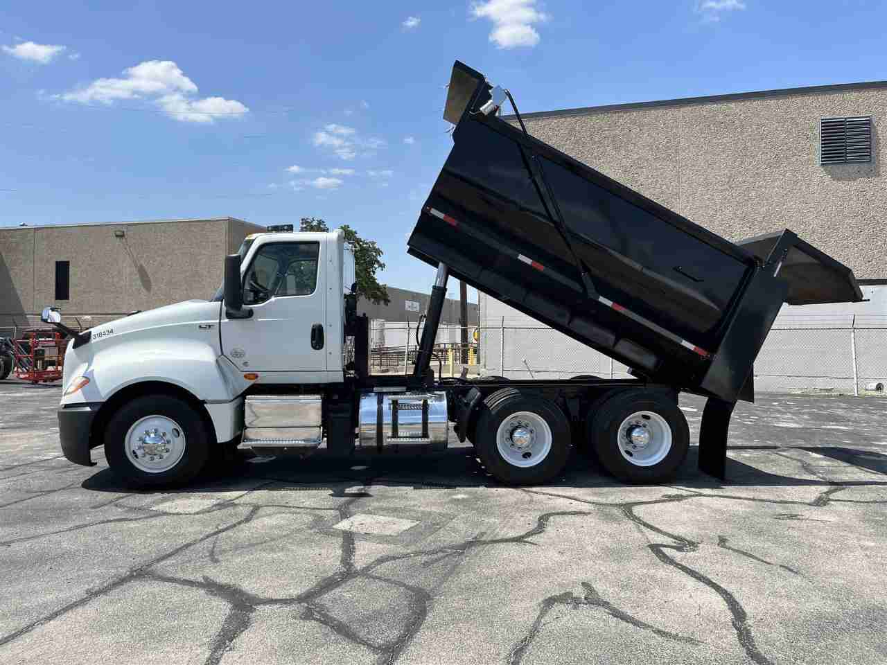 Used 2018 INTERNATIONAL Dump Truck LT625 For Sale