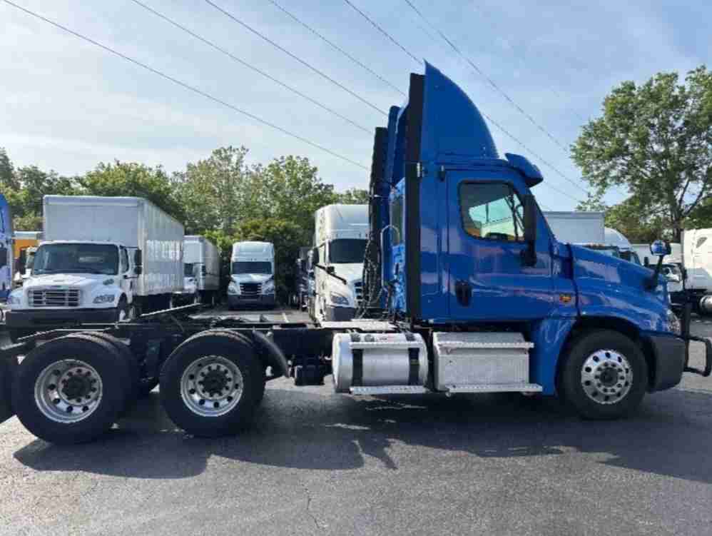 2020 Freightliner Cascadia 12564 ST