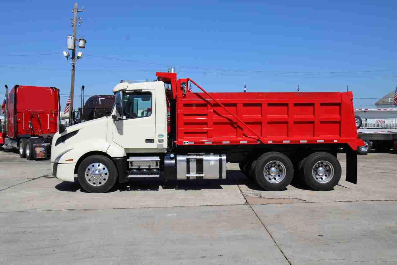 Used 2019 VOLVO Dump Truck VNR64T300