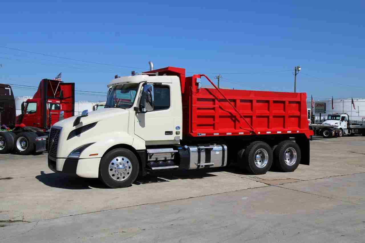 Used 2019 VOLVO Dump Truck VNR64T300