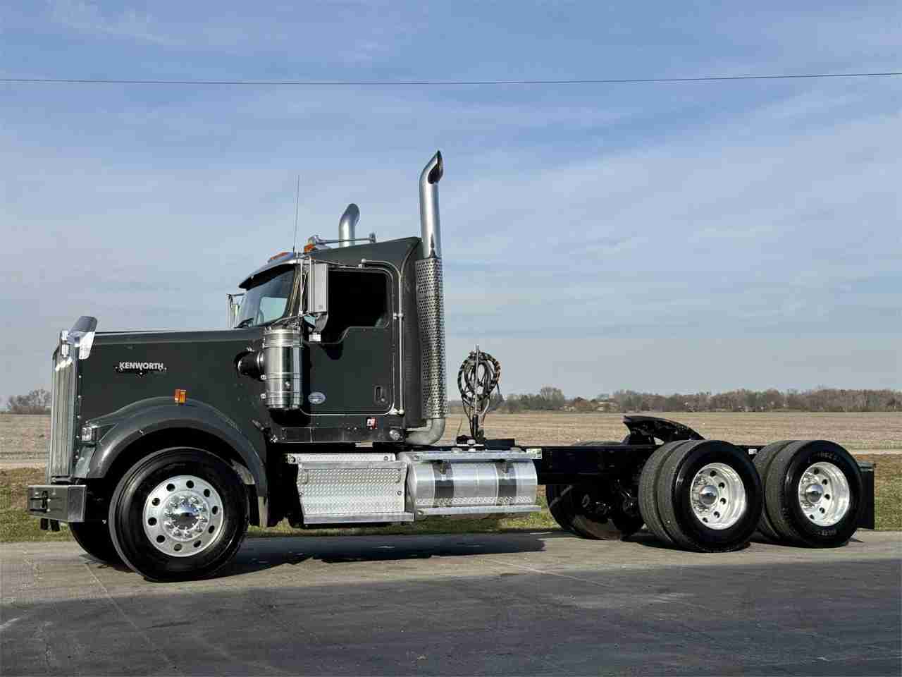 Used 2018 KENWORTH Conventional - Day Cab W900